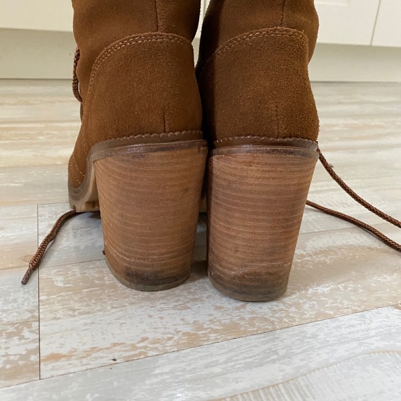 Brown lace up boots - Picture 3 of 3